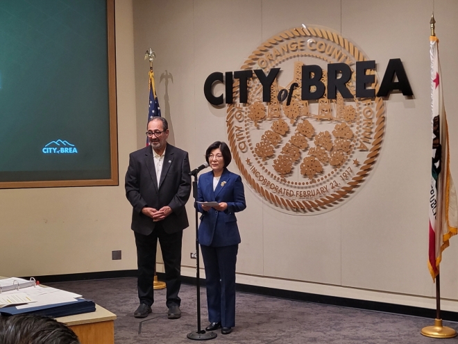 김보라 안성시장이 미국 브레아시 의회 정례회 초청 연설을 하고 있다. 안성시 제공