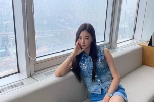 45세 김사랑, 나이 믿기지 않는 동안 미모