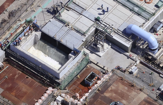 24일 일본 교도통신이 후쿠시마 다이이치(제1)원자력발전소 오염수 방류 시작 직후 촬영한 사진. 2023.8.24 교도/로이터 연합뉴스