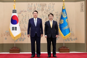이동관 임명에 與 “방송 정상화 적임자” vs 野 “정권 찬양 방송 의도”