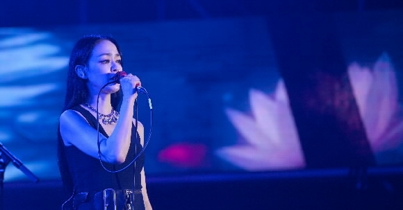 5일 충청북도 제천시 세명대학교에서 열린 2023 영수증 콘서트에서 가수 김윤아가 공연을 펼치고 있다. 2023.8.5 박지환 기자
