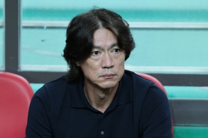 웃지 못하는 울산 홍명보…대전을 넘어야 우승이 보인다