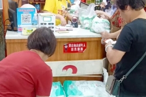 계란 투척·항의 전화 쇄도… 도 넘은 中 반발에 곤혹스런 日