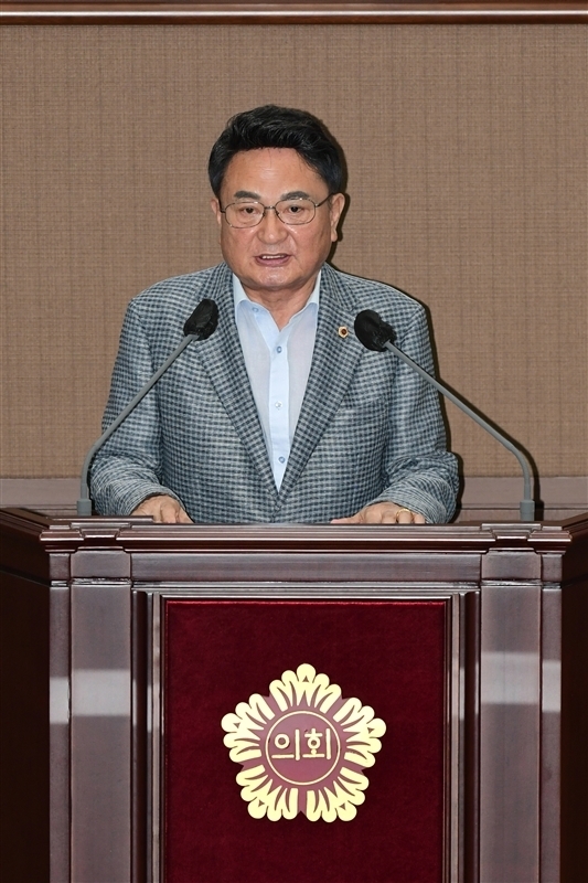 지난 28일 제320회 임시회 제1차 본회의에서  5분 자유발언을 하는 홍국표 의원