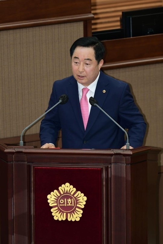 지난 28일 제320회 임시회 제2차 본회의에서 5분 자유발언을 하는 박석 의원