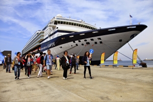 크루즈 탄 유커들 6년여 만에 돌아온다… 내일 제주 입항