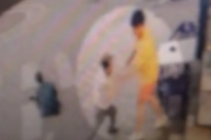 노인 폭행범으로 몰린 30대 편의점 주인…“정당방위였다”, 무죄