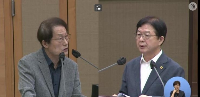 지난 30일 서울시의회 제320회 본회의에서 조희연 교육감을 상대로 질의하는 이종태 의원