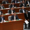 자료 살피는 한덕수 총리 [서울포토]