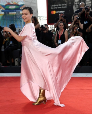 Italian child actor Sara Ciocca poses on the red carpet of the ‘Kineo Prize’ during the 80th annual Venice International Film Festival, in Venice, Italy, 02 September 2023. The festival runs from 30 August to 09 September 2023.  EPA 연합뉴스