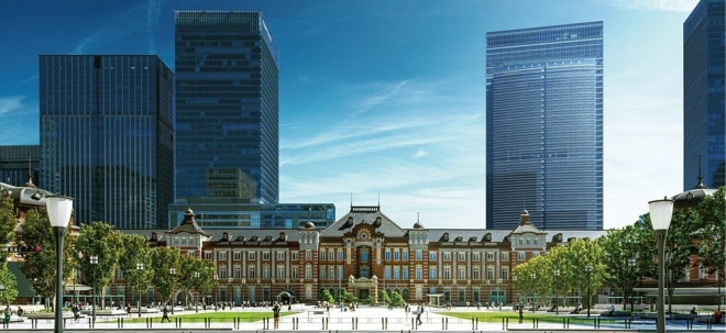 세계의 도시들이 공유와 사유, 공공과 민간의 벽을 허물고 있다. 일본 도쿄역 야에스 지구의 재개발 사업 후 들어선 마천루들. 이들 고층건물의 옥상을 공공에 개방해 누구나 이용할 수 있도록 했다. 니켄세케이 제공