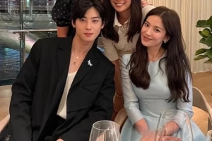 잘 어울려…차은우, 송혜교와 찍은 사진 올렸다