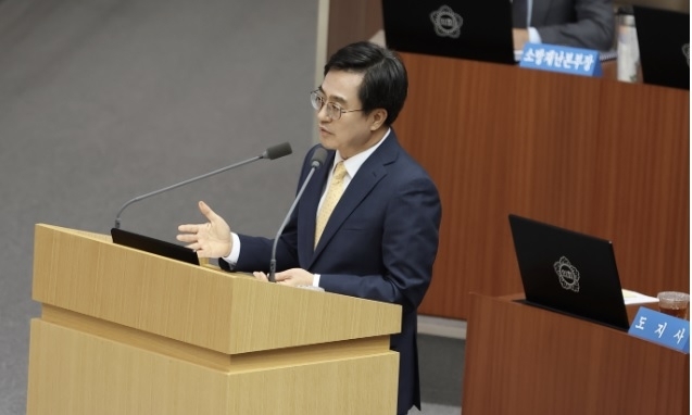 김동연 경기지사가 6일 경기도의회 제371회 임시회 2차 본회의 도정질의에서  경기북부특별자치도 설치와  관련 답변을 하고 있다. 경기도 제공