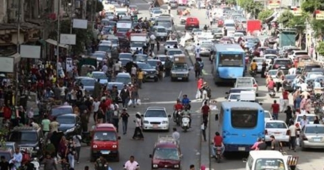 인파와 차량이 넘쳐나는 카이로 포트 사이드 거리. 연합뉴스