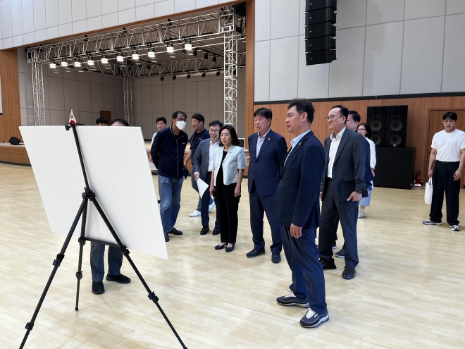 지난 7일 탄천물재생센터 내 위치한 서울물재생시설공단 본부 사옥을 방문한 서울시의회 도시안전건설위원회(위원장 송도호)