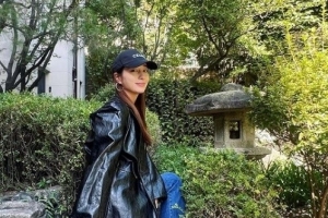 ‘둘째 임신’ 이민정, 가죽 재킷으로 임산부 스타일링 완성