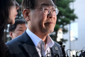 검찰 출석 이재명 “화무십일홍…진실 가둘 수 없어”