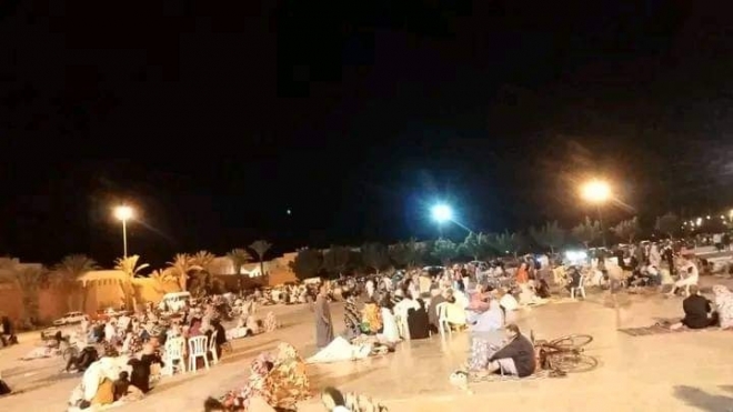 8일(현지시간) 밤 11시 11분 1초 모로코 마라케시 남서쪽 약 71㎞ 지점, 오우카이메데네 인근 아틀라스 산맥 지역에서 규모 6.8의 지진이 발생했다고 모로코 매체 ‘아흐다 다클라’와 ‘구드’ 등이 보도했다. 모로코 정부는 이번 지진으로 최소 최소 296명이 사망하고, 153명이 다쳤다고 밝혔다. 사진 ‘아흐다 다클라’ SNS