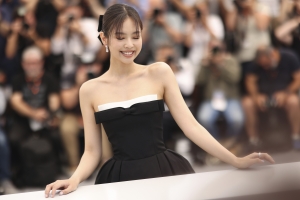 제니가 올린 SNS, 28억원 가치 가져…콜라보는 900억 이익