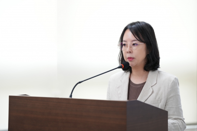 오지연 의원이 11일 열린 도시건설위원회 상임위에서 대표발의한 ‘하남시 응급의료 지원에 관한 조례안’에 대해 제안설명하고 있다. 하남시의회 제공