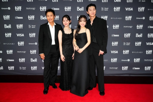 Cast members Lee Byung-hun, Park Ji-hoo, Park Bo-young, and Park Seo-joon pose during the North American premiere of “Concrete Utopia” at the Toronto International Film Festival (TIFF) in Toronto, Ontario, Canada September 10, 2023. REUTERS 연합뉴스