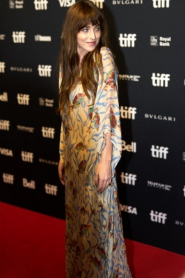 US actress Dakota Johnson arrives for the premiere of “Daddio” during the Toronto International Film Festival at the TIFF Bell Lightbox in Toronto, Ontario, Canada, on September 10, 2023. AFP 연합뉴스