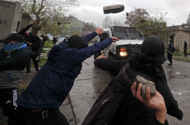 칠레 쿠데타 50주년 앞두고 시위대·경찰 충돌