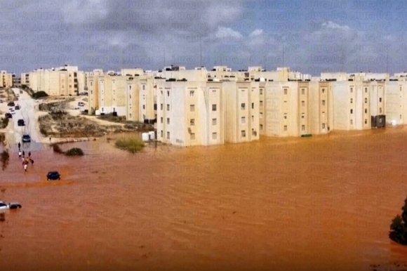 Libya Floods 11일(현지시간) 지중해성 폭풍 ‘대니얼’ 영향으로 침수된 북아프리카 리비아 북동부 마르지. 2023.9.11 AP 연합뉴스