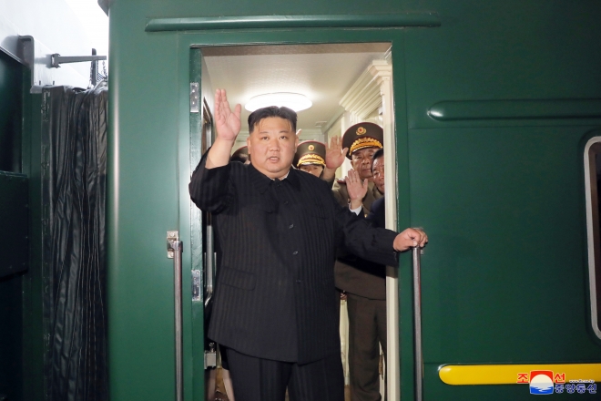 김정은, 러시아 방문위해 평양출발