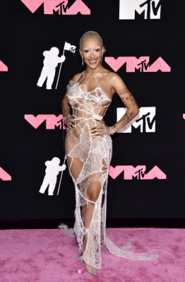 EDS NOTE: NUDITY - Doja Cat arrives at the MTV Video Music Awards on Tuesday, Sept. 12, 2023, at the Prudential Center in Newark, N.J. AP
