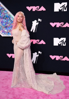 Karol G attends the 2023 MTV Video Music Awards at the Prudential Center in Newark, New Jersey, U.S., September 12, 2023. REUTERS 연합뉴스