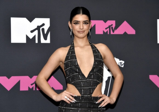 Dixie D‘Amelio poses in the press room at the MTV Video Music Awards on Tuesday, Sept. 12, 2023, at the Prudential Center in Newark, N.J. AP 뉴시스