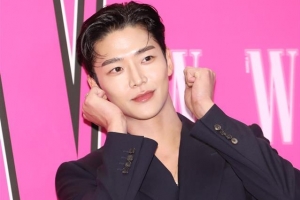 “크고 작은 오해들…” ‘연기돌’ 로운, 자필편지로 팀 탈퇴 알려