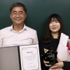 30년 ‘야학 등불’ 아버지 뒤따른 딸