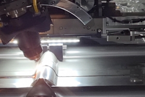 삼성중공업, LNG운반선용 화물창 접합용 레이저 고속 용접 로봇 개발