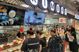 잠실 빼닮은 ‘한국적인’ 롯데몰에 열광하는 베트남…‘하노이 시민 5명 중 1명꼴 방문’