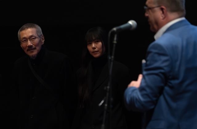 파리 ’홍상수 회고전’ 찾은 홍상수,  김민희 2023.02.14. 뉴스1