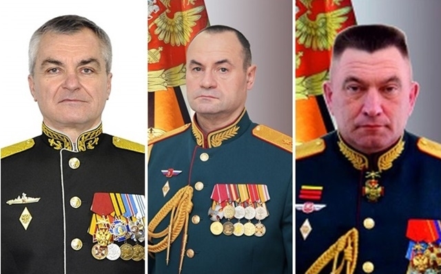 왼쪽부터 러시아 해군 흑해함대 사령관 빅토르 소콜로프(61) 제독, 자포리자 전선 러시아 지상군 사령관 알렉산드르 로만추크(64) 대령, 러시아 해군 북방함대 제200독립차량화소총여단 지휘관 올레그 체코프(56) 중장. 22일(현지시간) 우크라이나 군사정보국(HUR) 국장 키릴로 부다노우는 미국의소리(VOA) 우크라이나에 자국군의 공격으로 로만추크 대령이 중상을 입었으며, 체코프 중장은 의식이 없는 상태라고 주장했다. 이날 우크라이나군은 크림반도 세바스토폴에 있는 러시아 해군 흑해함대 본부 건물을 미사일로 공격했다. 다만 소콜로프 제독 사망설에 대해서는 확인된 바가 없다고 부다노우 국장은 덧붙였다. 2023.9.23 러시아 국방부 자료사진