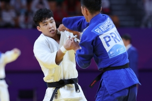 항저우에서 첫 남북대결 유도 안바울, 리금성에 절반승