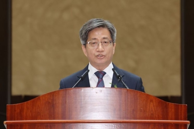 김명수 대법원장이 22일 오전 서울 서초구 대법원에서 열린 퇴임식에서 발언하고 있다. 연합뉴스