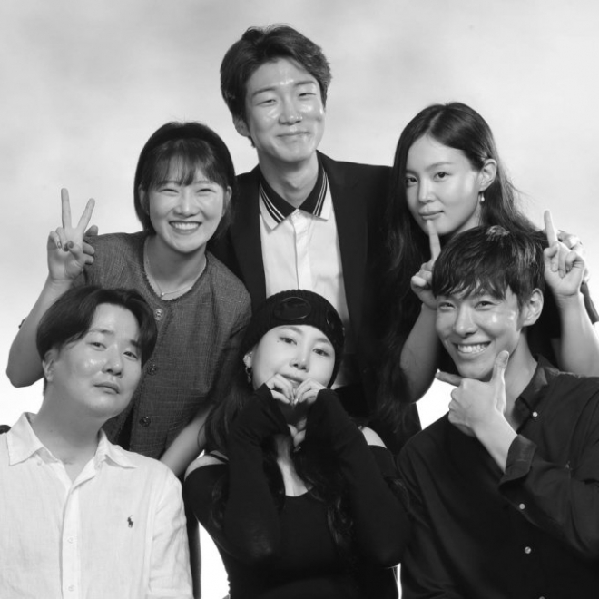 가수 백그림은 SBS ‘K팝스타’ 시즌1 출신들과 함께 찍은 사진을 공개했다. 백그림 인스타그램