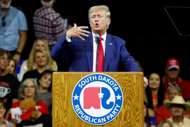 도널드 트럼프 전 미국 대통령이 사우스다코타주 래피드시티에서 열린 공화당 모금행사에서 연설하고 있다. 2023.9.8 로이터 연합뉴스