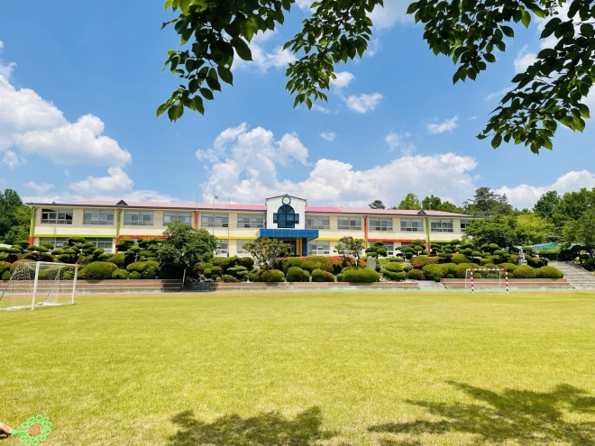 전남 화순 아산초등학교 전경.