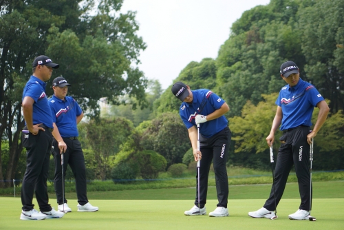 26일 중국 항저우  서호 국제 골프 코스에서 연습 라운드를 하는 한국 남자 골프 대표팀 선수들. 대한골프협회 제공