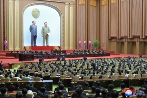 北, 핵무력정책 이젠 헌법에 명시…김정은 “반미연대 강화”