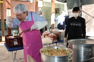 尹 대통령, 추석 연휴 민생 행보… 역대 대통령들은 어떻게 보냈을까