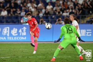 문미라·문은주 더블 멀티골로 항저우 3연승 한국 女축구, 30일 북한과 8강 격돌