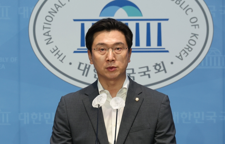 논평 발표하는 강민국 수석대변인