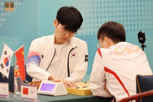 한국 바둑, 중국 꺾고 남자 단체전 ‘금메달’…AI 예상…