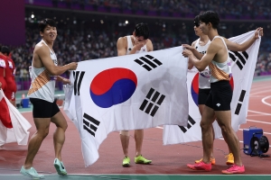 37년 만에 쾌거, 한국 육상 400m 男 계주서 눈물의 동메달 [포토多이슈]